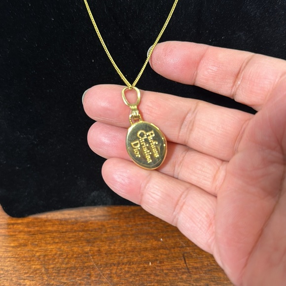 Dior necklace Authenic Good used condition - Picture 4 of 7